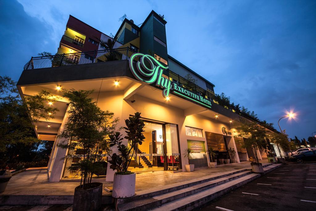 Thy Executive Hotel Τζόχορ Μπάχρου Εξωτερικό φωτογραφία